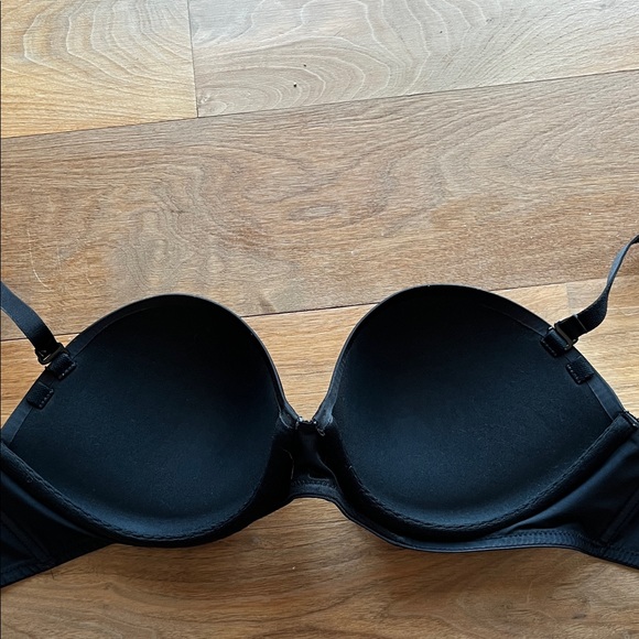 SKIMS Black Strapless/Convertible Bra - Picture 8 of 9